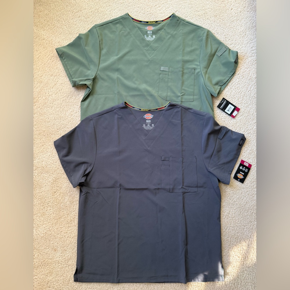 Men’s Dickies Scrubs (size large)